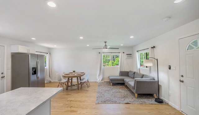 2BR Wahiawa - Sleeps 4 + AC, WiFi + Garden & Beach
