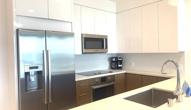 40th Floor One Bedroom Condo