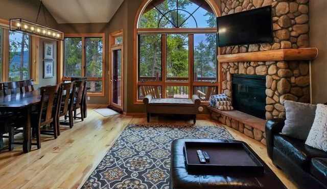 4BDR Ski-in/Ski-Out by Snowflake Lift!