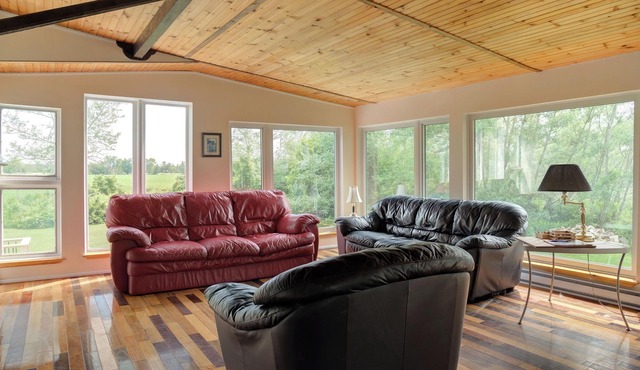 8 bedroom Shamrock Beach Cottage