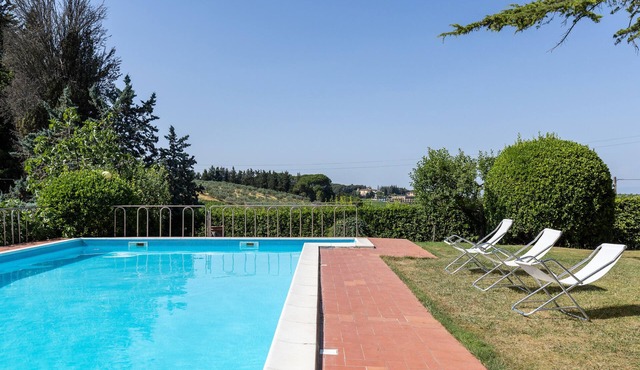Apartment 'Vernaccia Country House - Agriturismo' with Pool, Garden & Wi-Fi