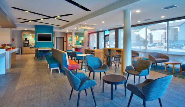 avid hotel Detroit Warren by IHG