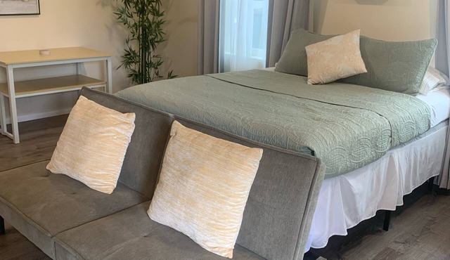 Awesome Studio Near Famous Beaches w/AC