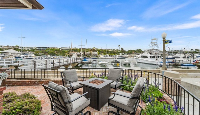 Balboa Island Family Home w/Patio on the Bayfront