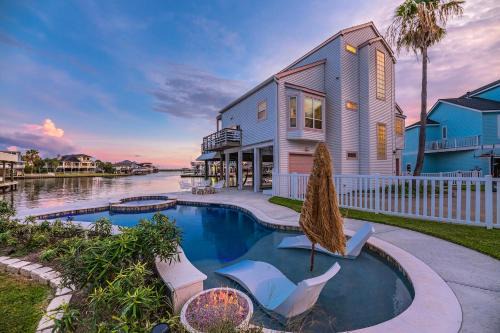 Bay Views Family & Pet Friendly Steps to Beach