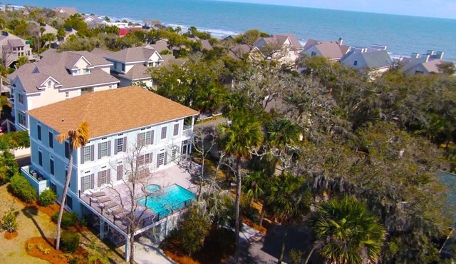 Beach Home - Recent Remodel - Spacious Deck Pool Spa Area - Elevator