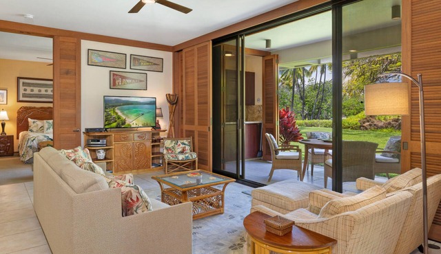 Beautiful Ocean Front Condo, Short Walk to Beach