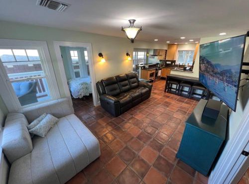 Catalina 3 bedrooms with Hot Tub & Golf Cart