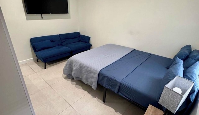Comfy and Cozy Studio in Wynwood - Miami (1 Queen bed and 1 sofa bed)