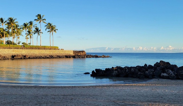 "E Komo Mai! Welcome & come in!" nnMakaiwa/Beach Club parking pass INCLUDED.
