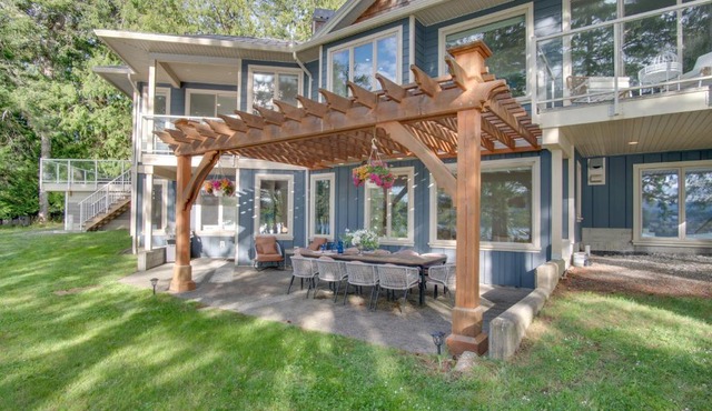 East Sooke Hideaway