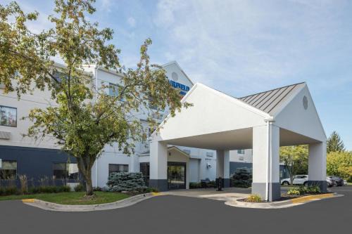 Fairfield Inn & Suites Grand Rapids Airport