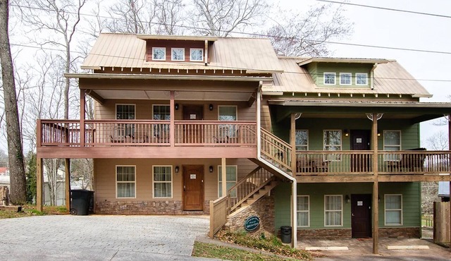 Grand View Villa on Choice Ave - Steps to Downtown