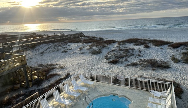 Gulf Shores Duplex B Beachfront Pool 4bd