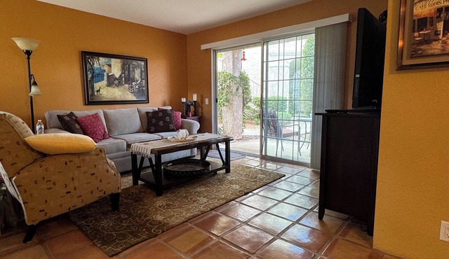 La Casita Du Relax - Cozy and Private Lower Level Unit at Mesquite Country Club
