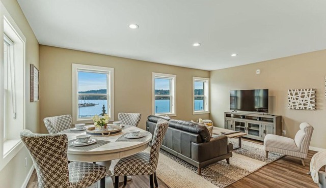 Liberty Bay Loft