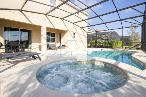 Luxury 12BR Villa at Solterra Resort