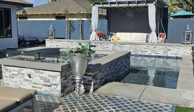 NEW! Just renovated 3bed/2bath, New Pool/Spa, near park, golf, tennis, shopping