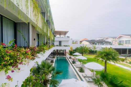 Octa Canggu Villa and Condotel