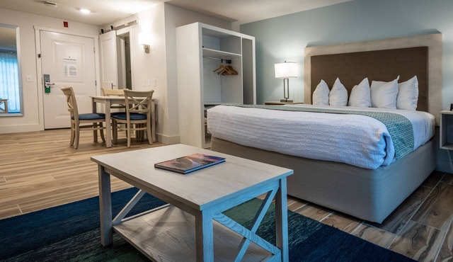 Palmera Inn and Suites