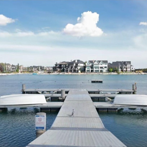 Pivate Family Friendly 2-Bedroom Suite near South Health Campus in Calgary