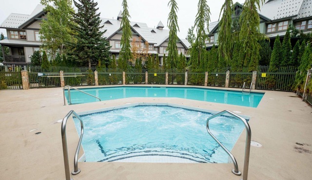 Pool & hot tub | Free parking | Excellent location