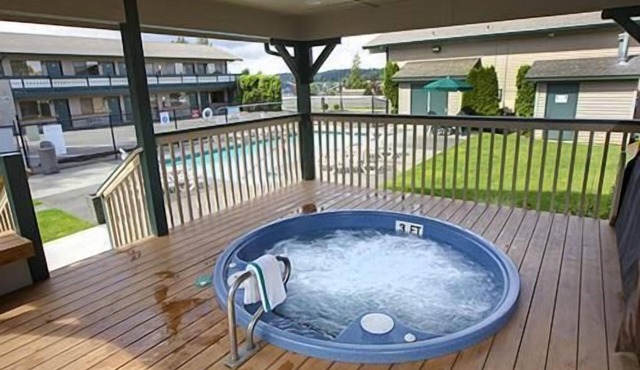 Poulsbo Inn & Suites