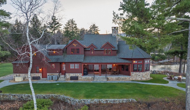 Premier 7 BR Lake Winnipesaukee Waterfront Retreat with Sweeping Views