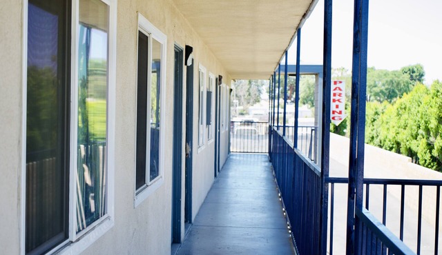 Red Carpet Motel