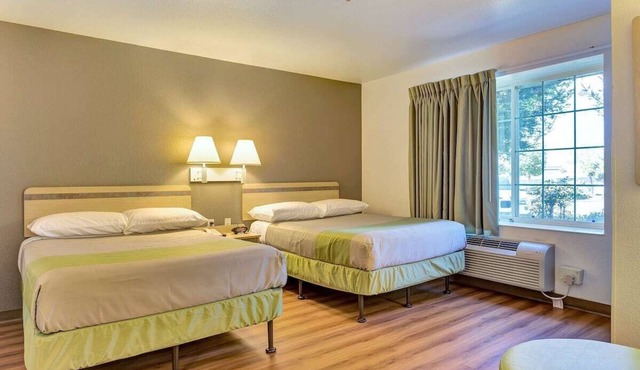 Studio 6 Belmont, CA – San Francisco - Redwood