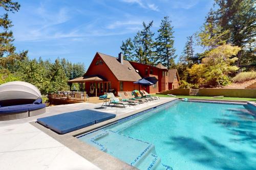 Sunny Grove Retreat