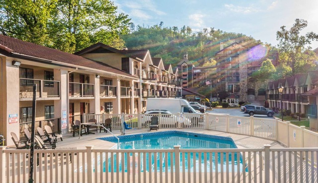 Super 8 by Wyndham Downtown Gatlinburg at Convention Center