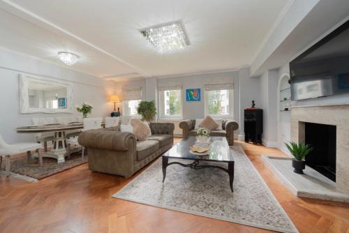 The Grande Mayfair Apartment