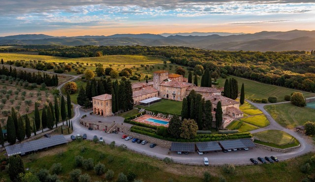 Villa in Vagliagli with 40 bedrooms sleeps 100