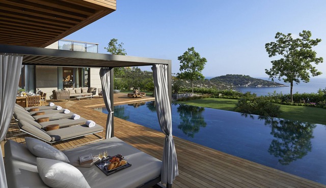 Villa Santi by LuxJB 🏆 Beachfront Malibu Mansion 🏆 Fully Staffed