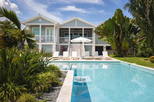 Waterlane House -Pool & Boat Dock
