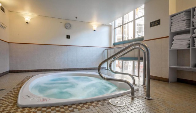 Whistler Peak Lodge